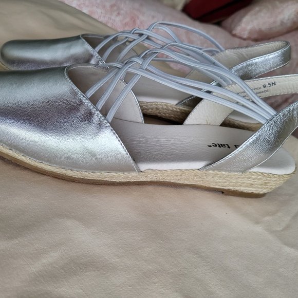 NWOB David Tate Miracle Size 9.5 Silver Shoes - Picture 2 of 5